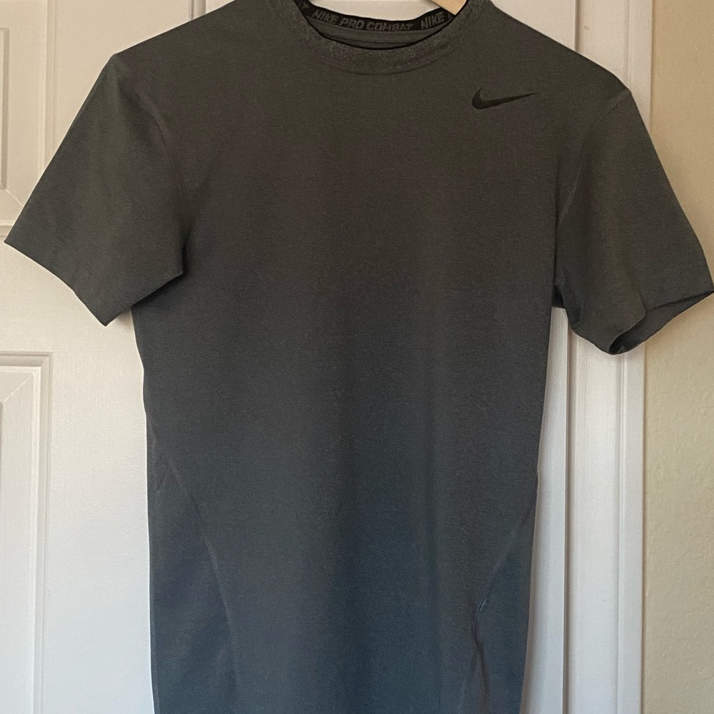 Nike pro combat dri-fit active gear size Medium